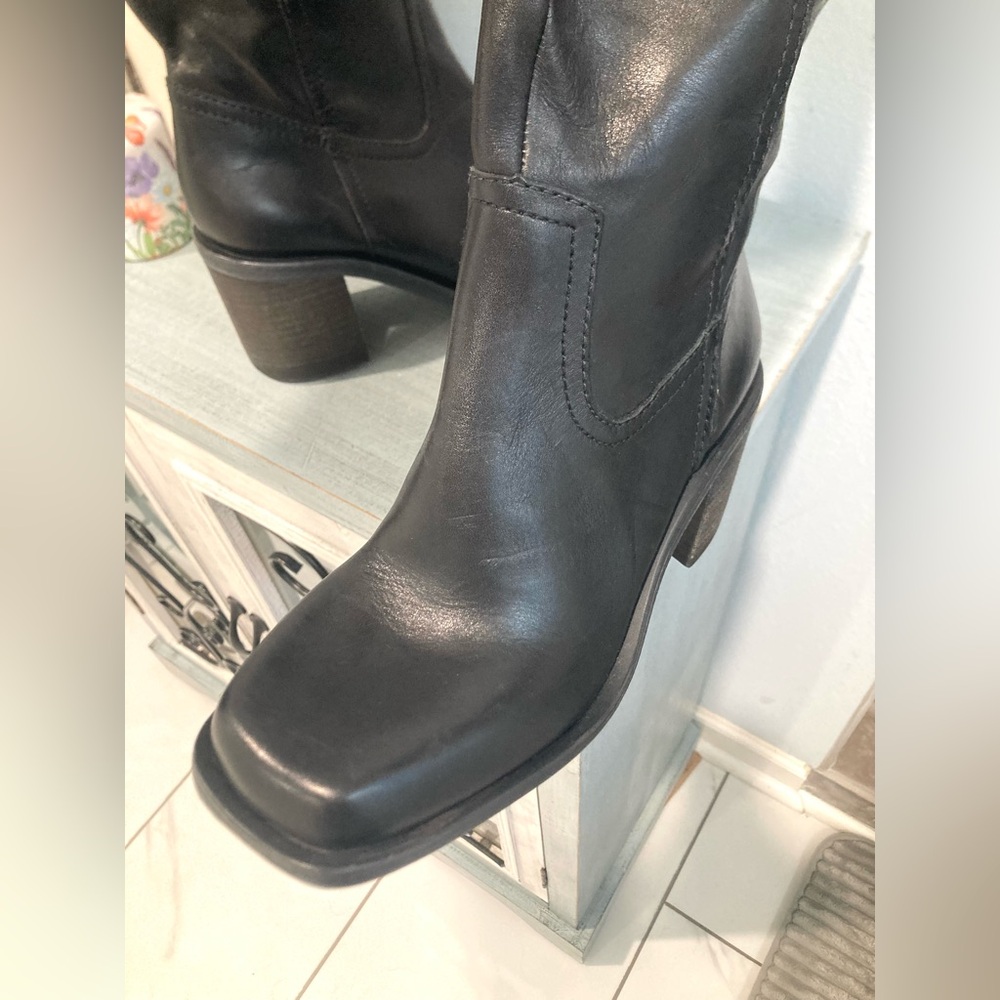 NWOB Lucky Brand Leather Black Tall Boot Square Toe Stacked Heel Size 5 1/2 - Picture 8 of 15